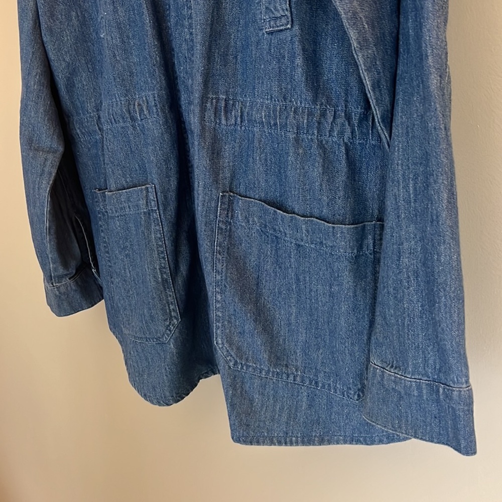 PERFECT CONDITION
Denim Hooded Jacket w/ 2 front pockets - Picture 7 of 8